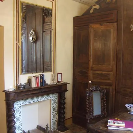 Bize De La Tour Bed & Breakfast